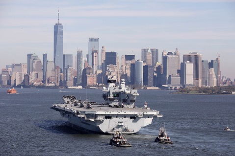 HMS Queen Elizabeth arrives in New York
