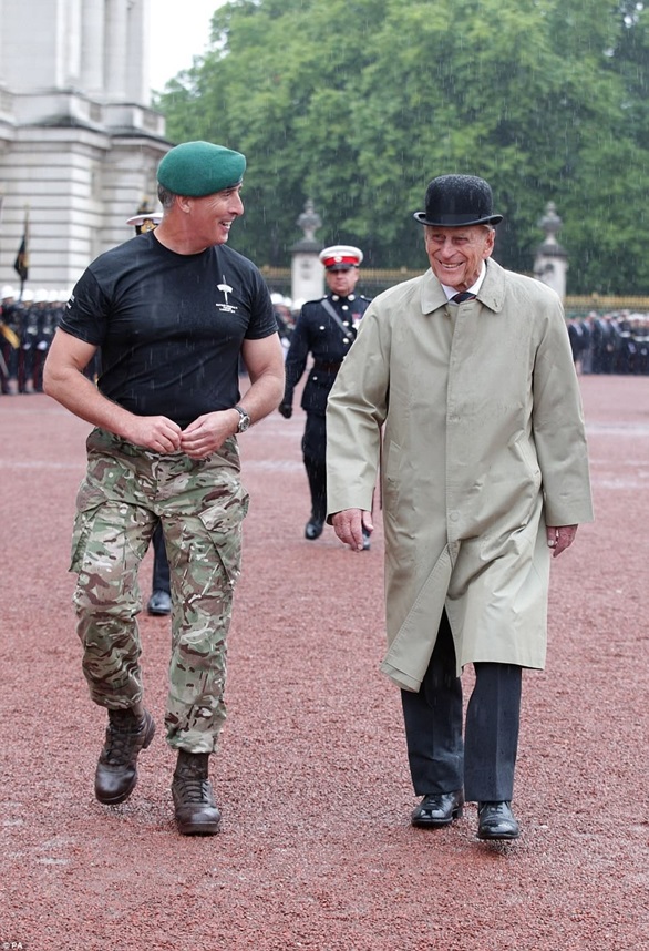Chatting with the Duke of Edinburgh at the end of the 1664 Challenge in 2017