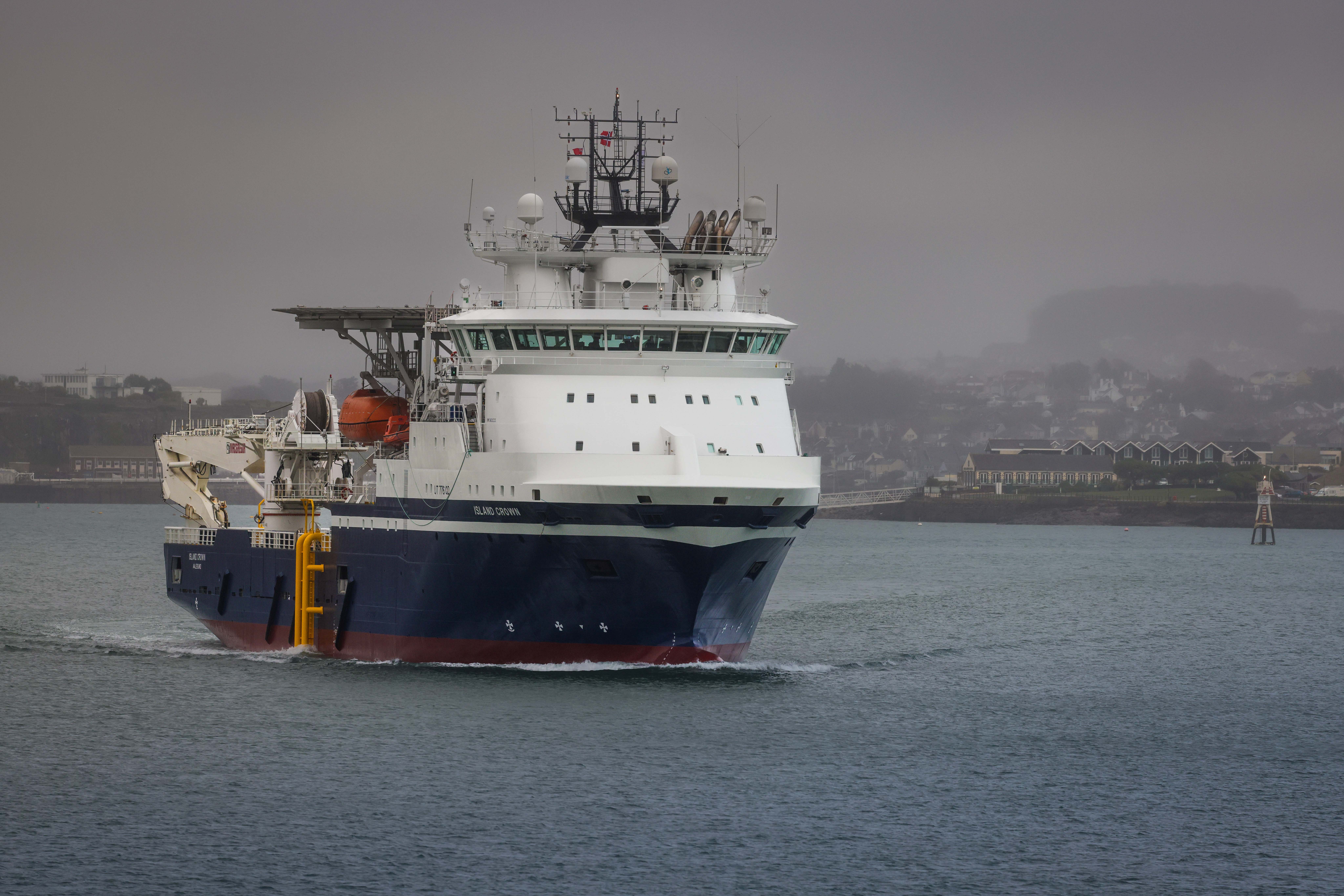 Mine-hunting ‘mother ship’ arrives in Plymouth