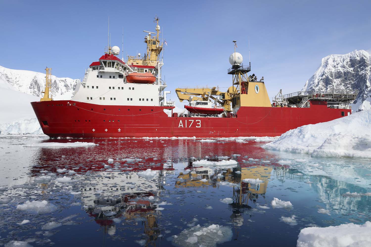 Royal Navy rescuers and polar photographer to be honoured by The King