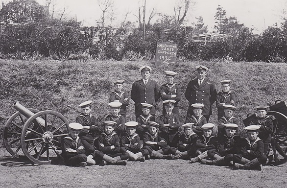 The RNVCC carry out field gun drill at HMS Excellent in 1924