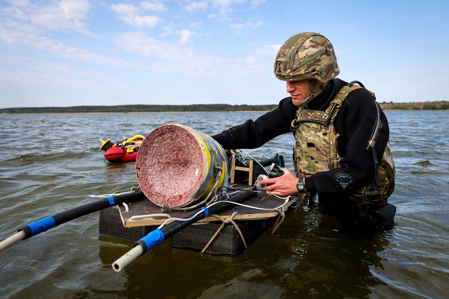 Divers join NATO allies in bomb and mine disposal exercises