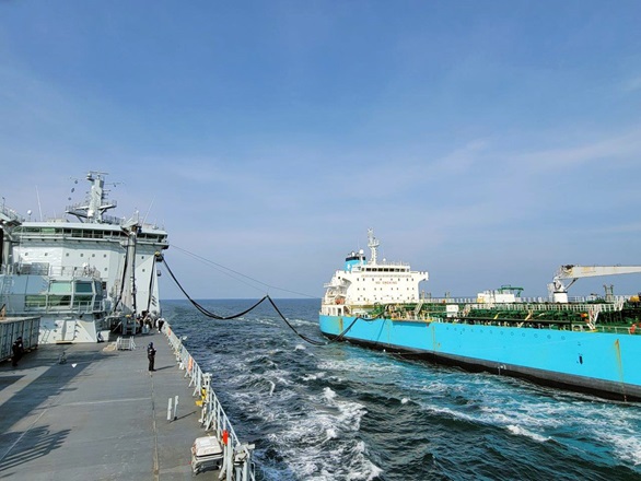 RFA Tidesurge MT Maersk Peary