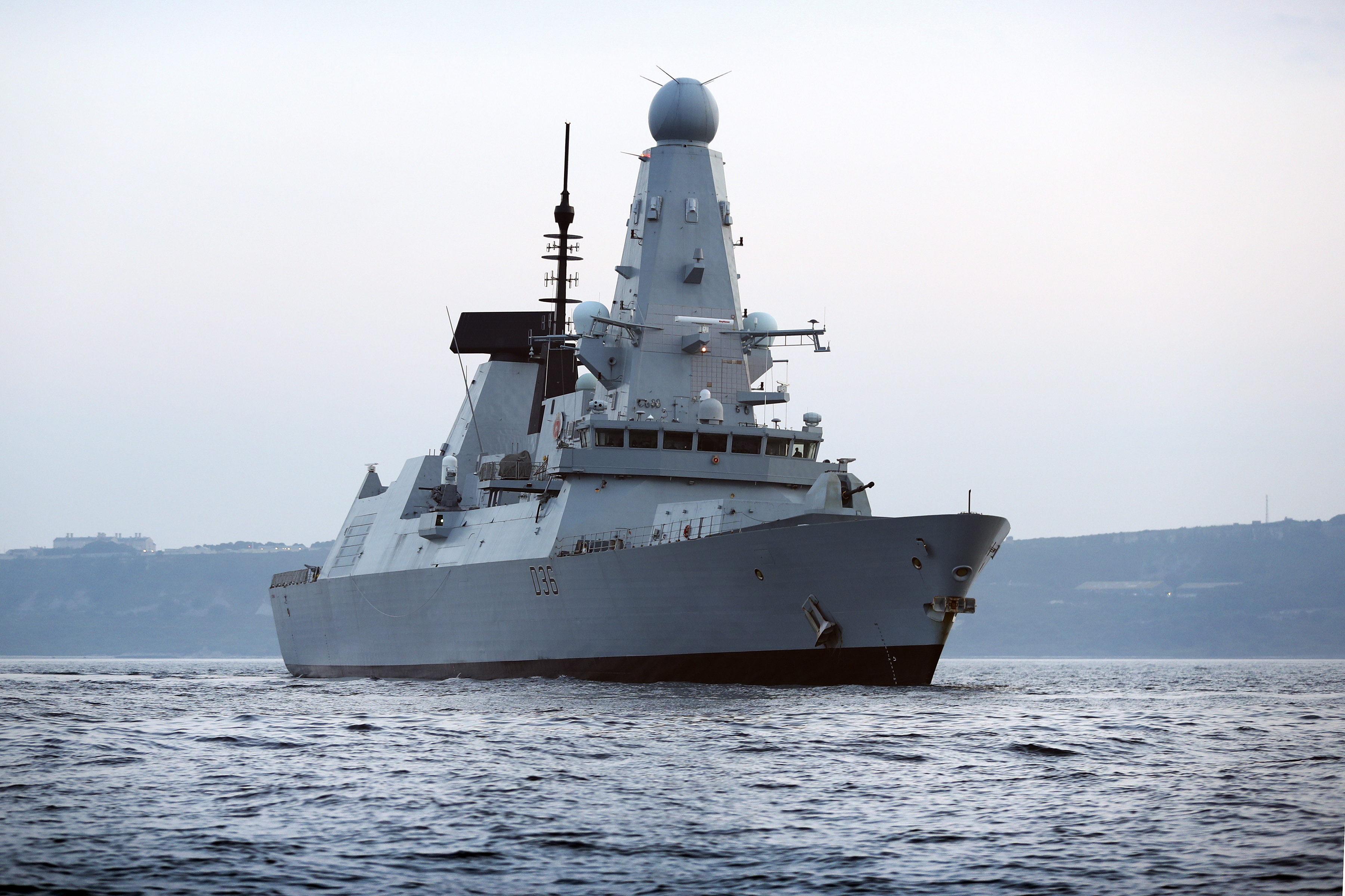  HMS Defender  returns to Glasgow Royal Navy