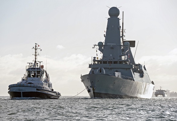 HMS Diamond returns home