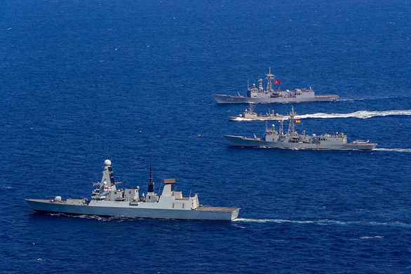 HMS Duncan conducts exercise with NATO warships