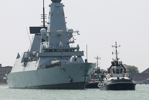HMS Duncan returns home