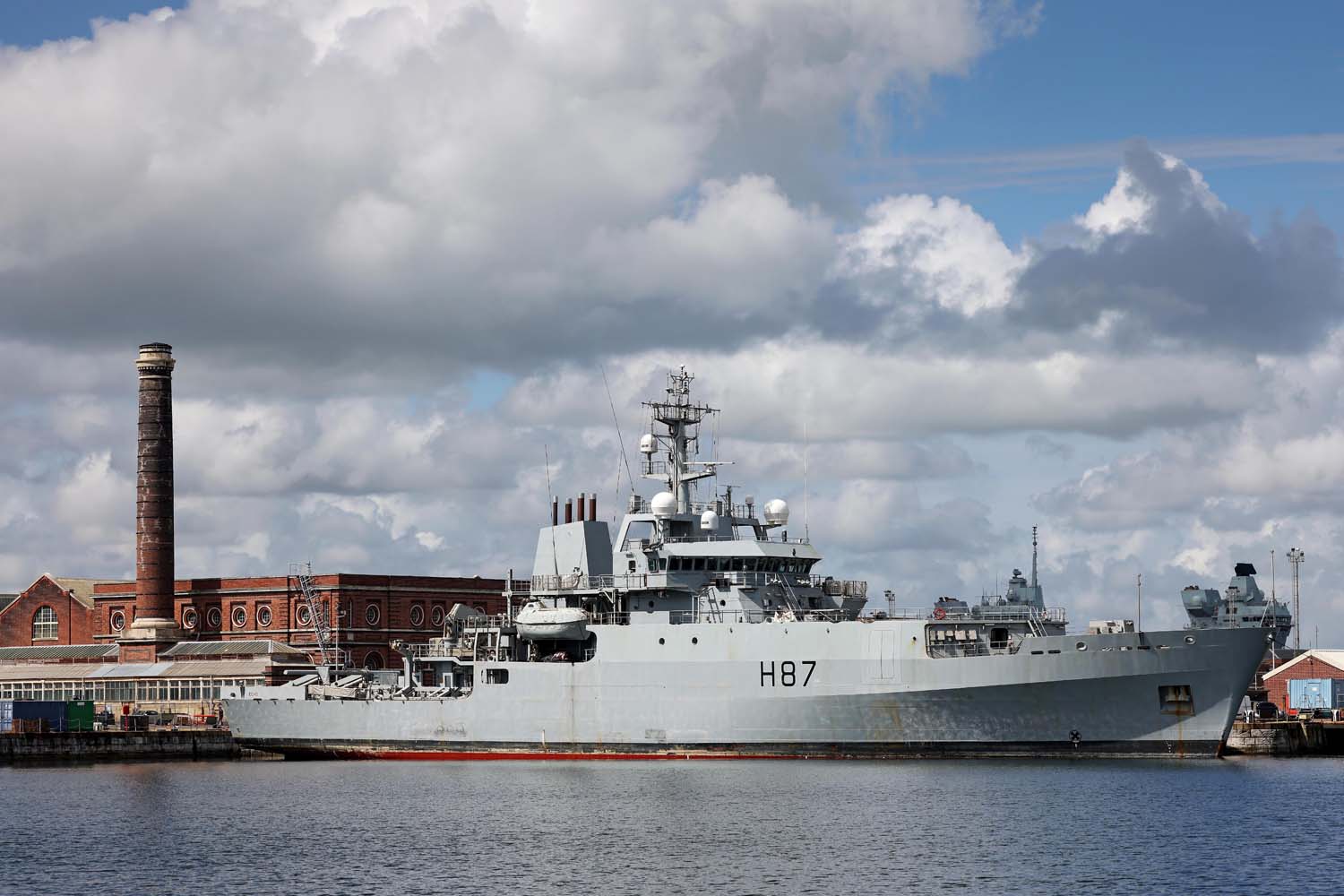 Royal Navy bids farewell to HMS Echo