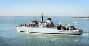 HMS Ledbury heads for the med