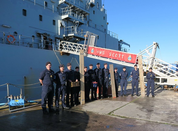 HMS Scott stages leadership tests