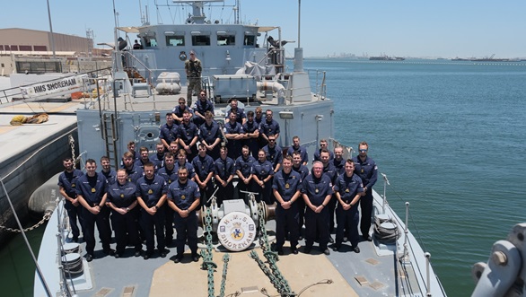 A final crew shot for HMS Shoreham before they left the Gulf for good