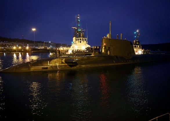 HMS Astute returns to HMNB Clyde after deploying with the UK Carrier Strike Group